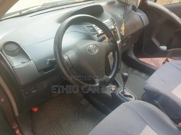Toyota Yaris 2010 Burgundy