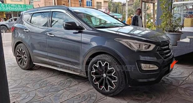 Hyundai Santa Fe 2013 Gray