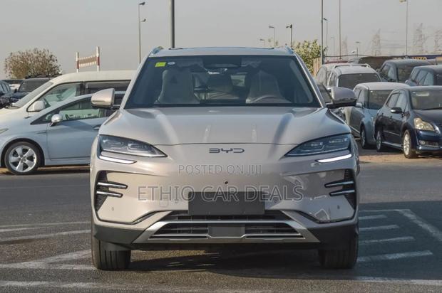 New BYD Song Plus DM-i 2025 Silver
