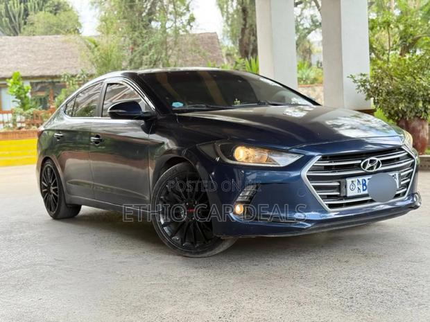 Hyundai Avante 2018 Blue