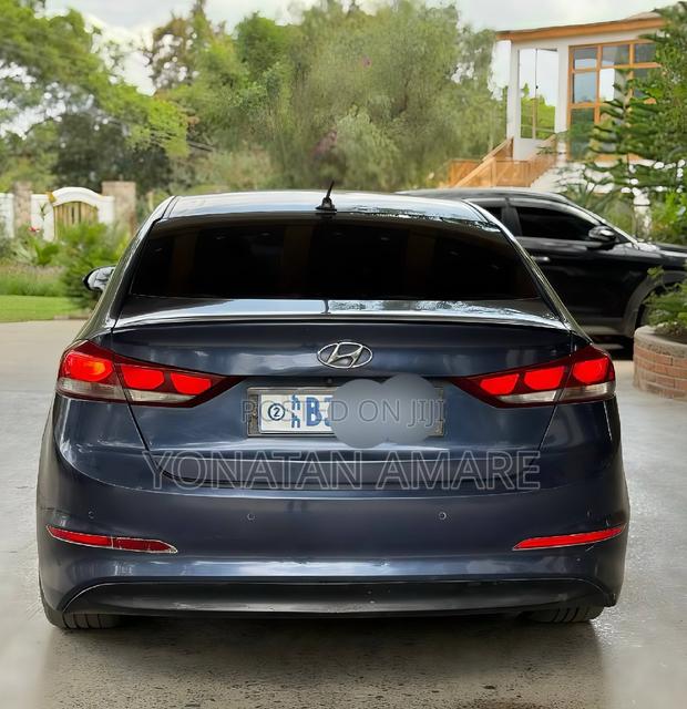 Hyundai Avante 2018 Gray