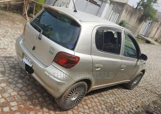 Toyota Vitz 2004 Gold