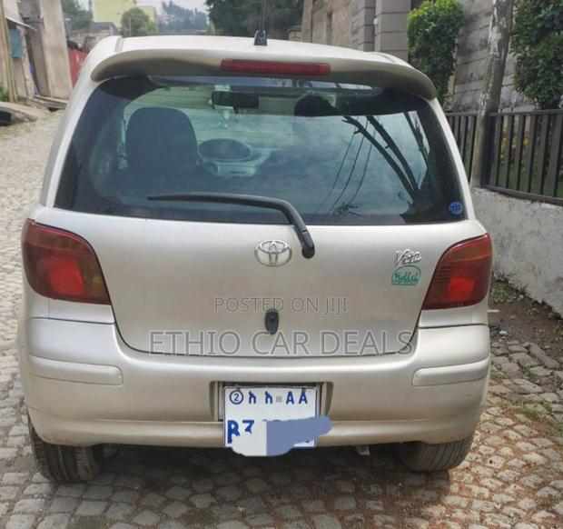 Toyota Vitz 2004 Gold