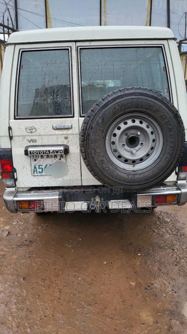 Toyota Land Cruiser 2018 White