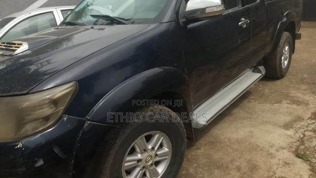 Toyota Hilux 2013 Black