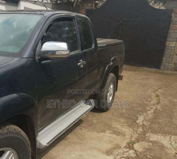 Toyota Hilux 2013 Black