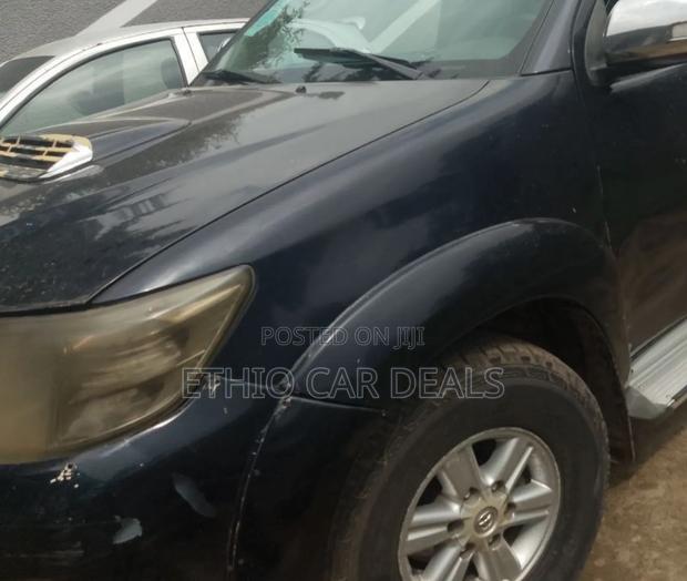 Toyota Hilux 2013 Black