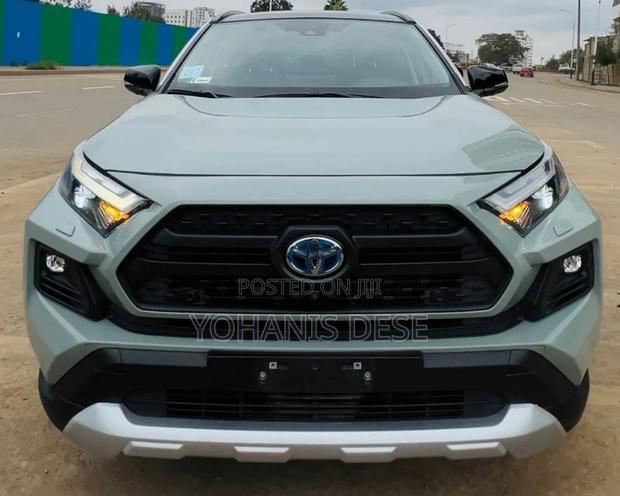 Toyota RAV4 2023 Blue