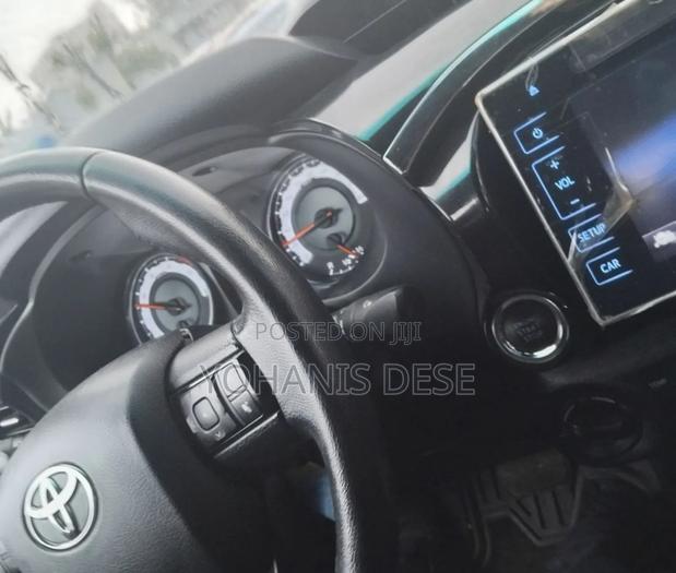 Toyota Hilux 2019 Gray