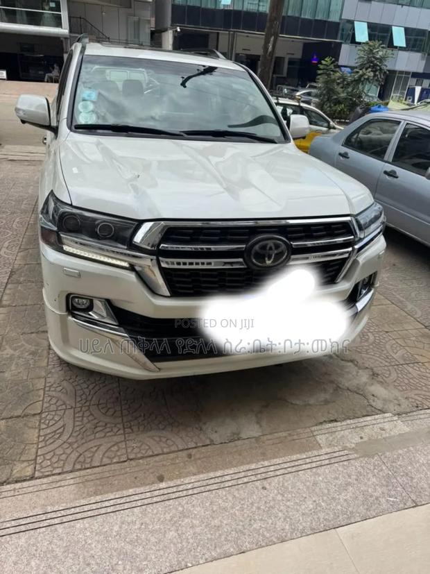 Toyota Land Cruiser 2020 White