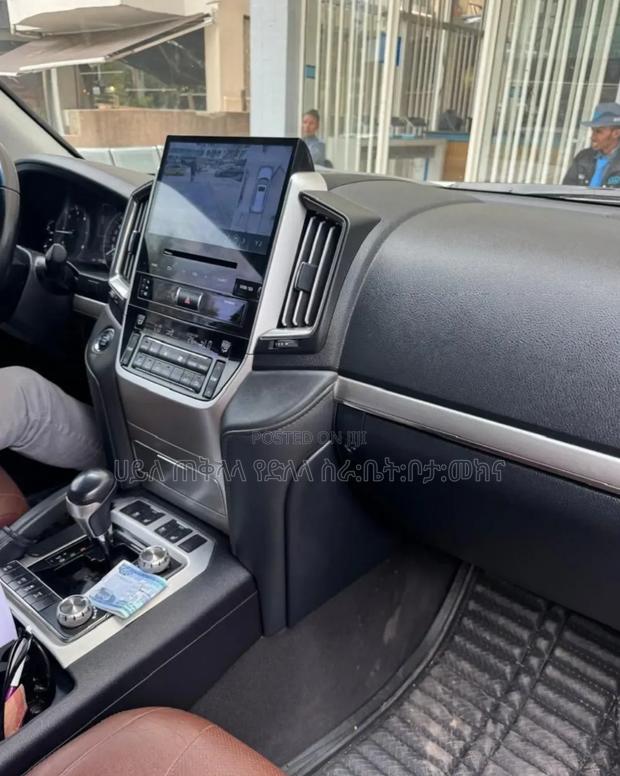 Toyota Land Cruiser 2020 White