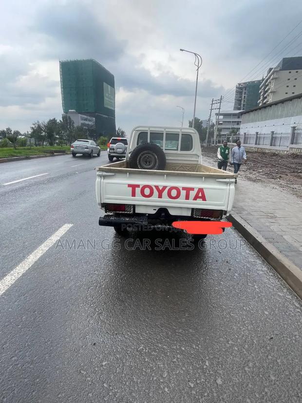 Toyota Land Cruiser 2008 White