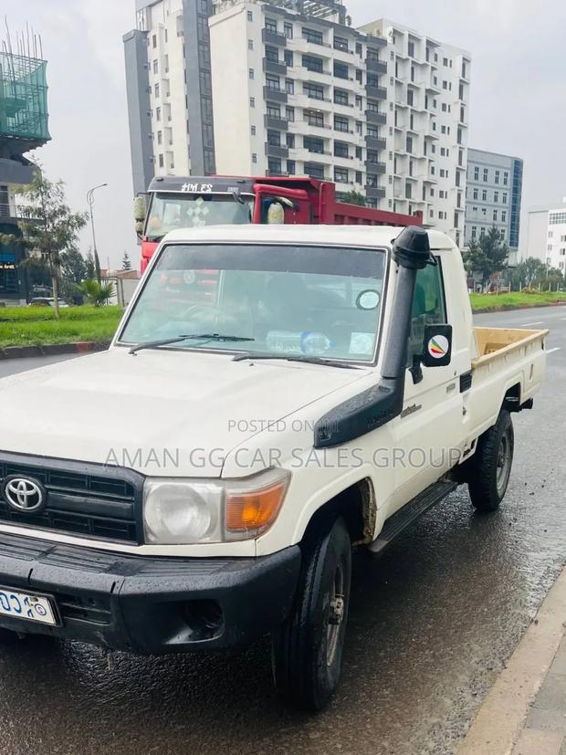 Toyota Land Cruiser 2008 White