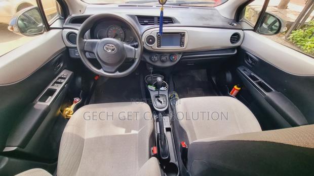 Toyota Yaris 2012 Gray