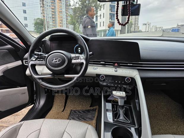 Hyundai Avante 2021 Gray