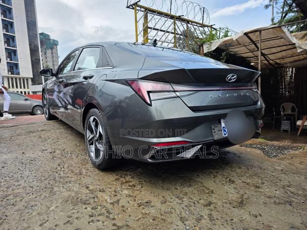 Hyundai Avante 2021 Gray