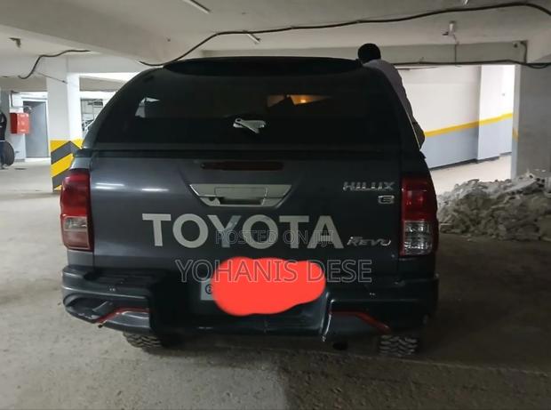 Toyota Hilux 2013 Blue