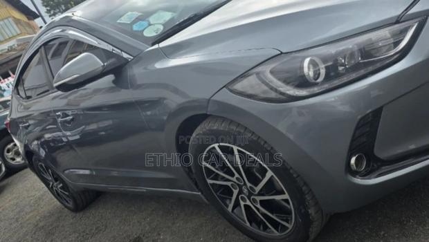Hyundai Avante 2017 Gray