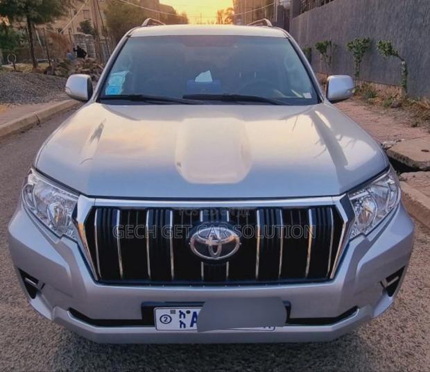 Toyota Land Cruiser Prado 2013 Silver