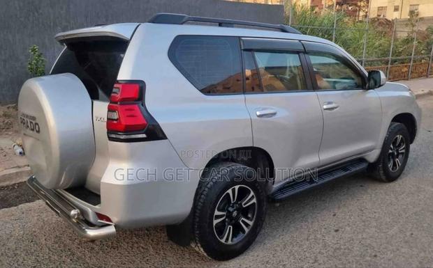 Toyota Land Cruiser Prado 2013 Silver
