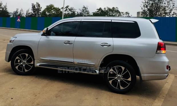 Toyota Land Cruiser 2009 Silver
