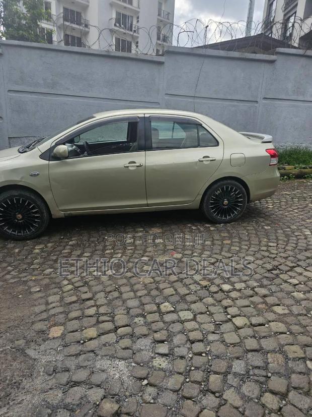 Toyota Yaris 2007 Beige