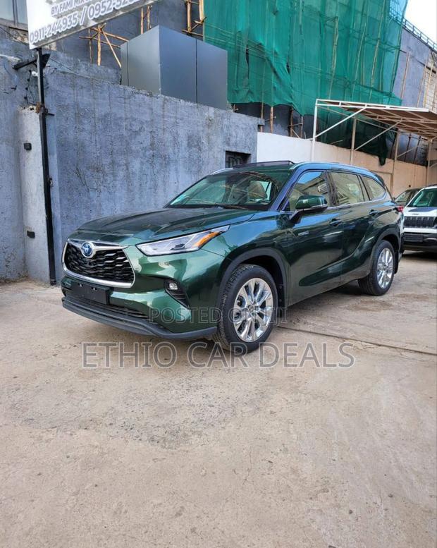 Toyota Highlander Hybrid 2023 Green