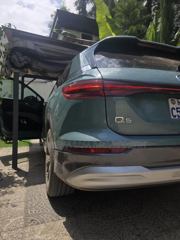 Audi Q5 2024 Green
