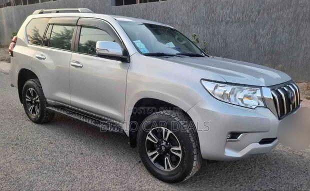 Toyota Land Cruiser Prado 2013 Silver