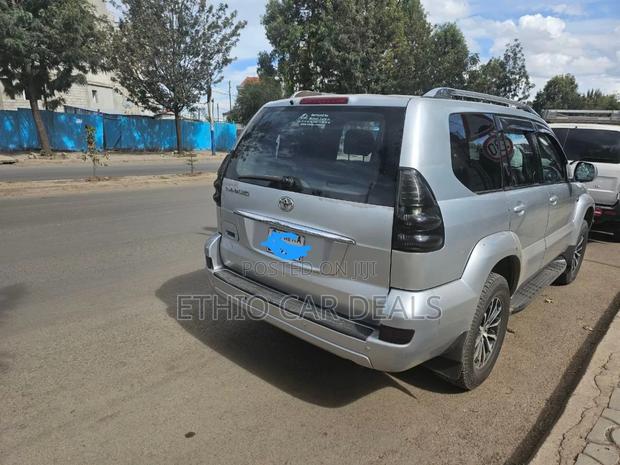 Toyota Land Cruiser Prado 2005 Silver