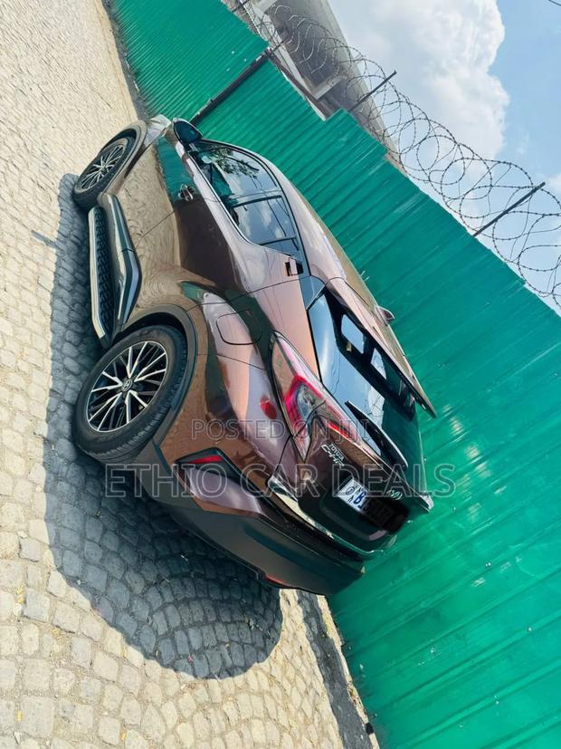 Toyota C-HR 2017 Brown