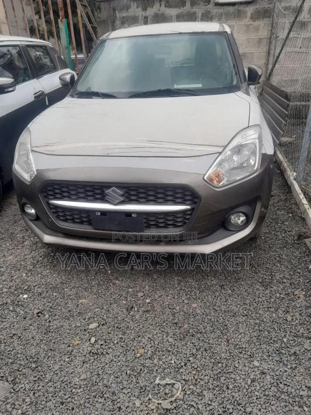 Suzuki Swift 2022 Gray
