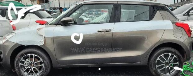 Suzuki Swift 2022 Gray