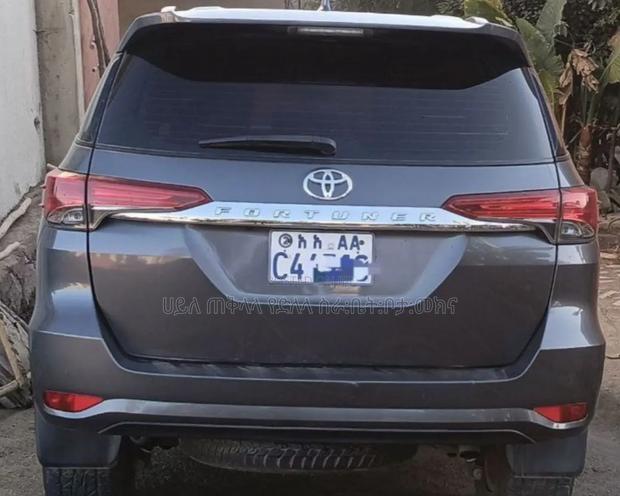 Toyota Fortuner 2022 Beige