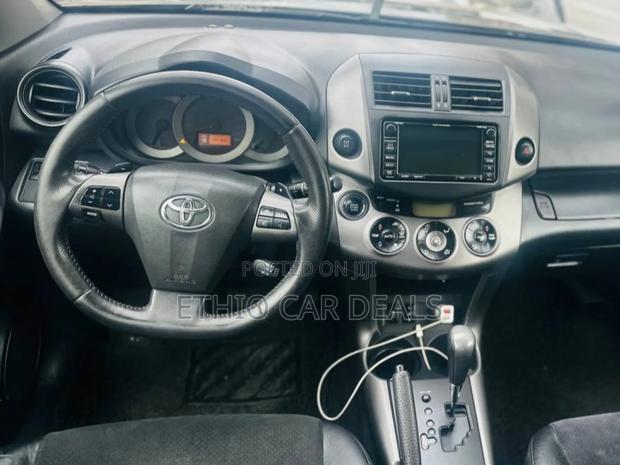 Toyota RAV4 2012 Brown