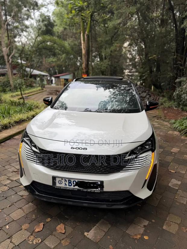 Peugeot 5008 2021 White