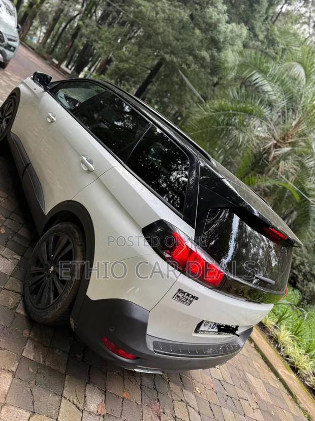 Peugeot 5008 2021 White