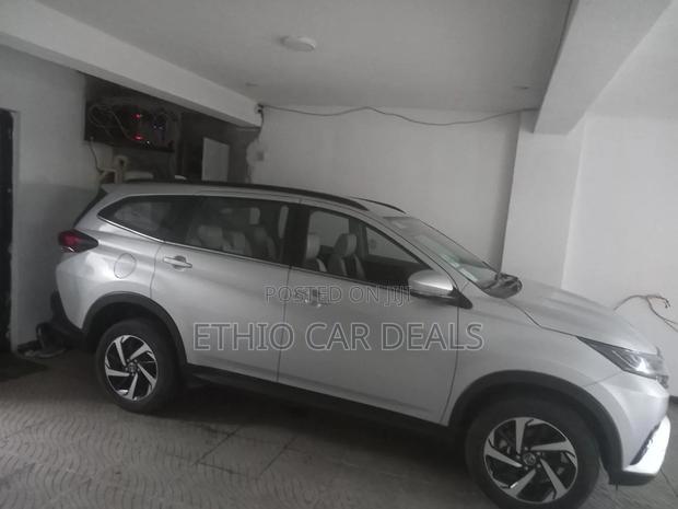 Toyota Rush 2022 Silver