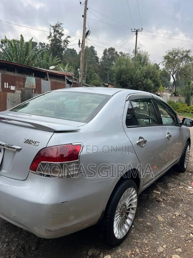Toyota Yaris 2009 Silver