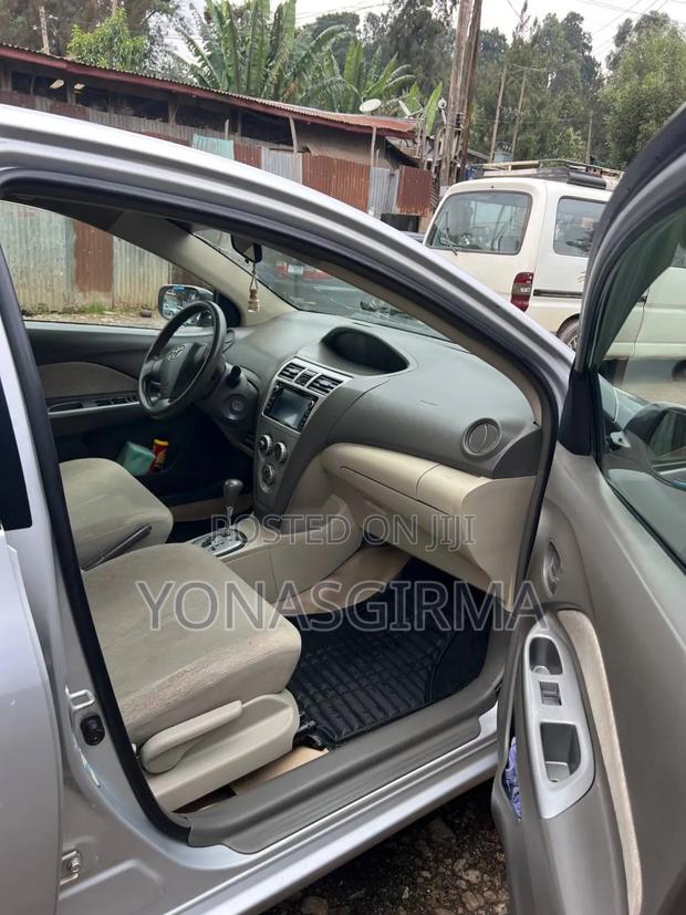 Toyota Yaris 2009 Silver