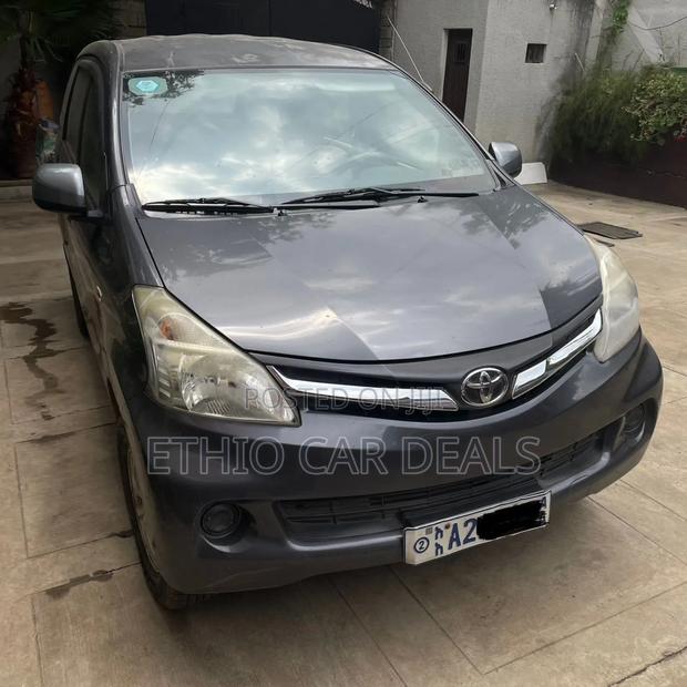 Toyota Avanza 2013 Black