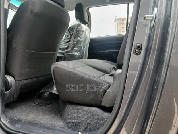 New Toyota Hilux 2024 Gray