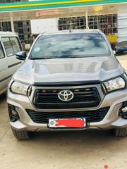 Toyota Hilux 2021 Gold for sale