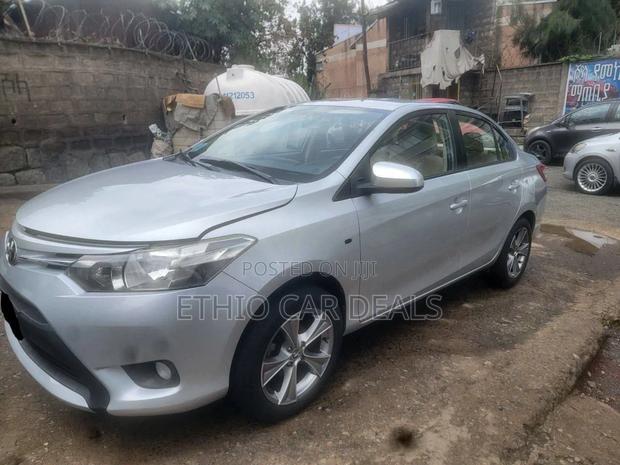 Toyota Yaris 2014 Silver