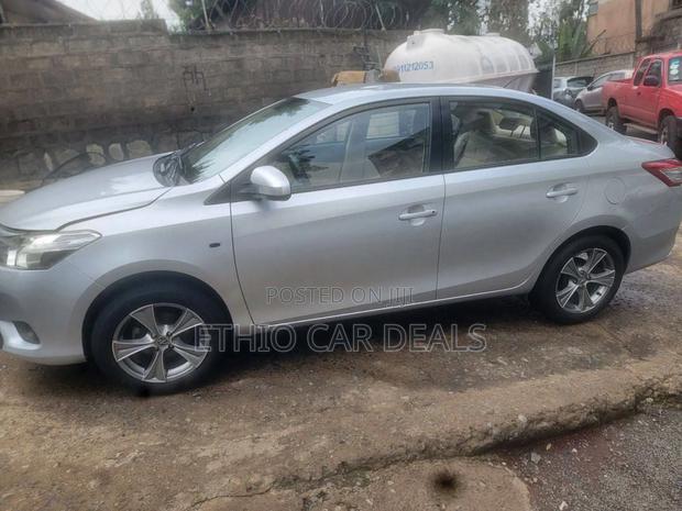 Toyota Yaris 2014 Silver