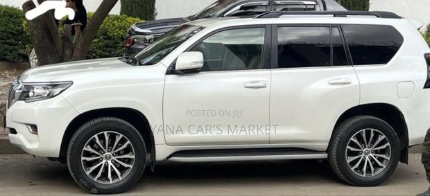 Toyota Land Cruiser Prado 2019 White