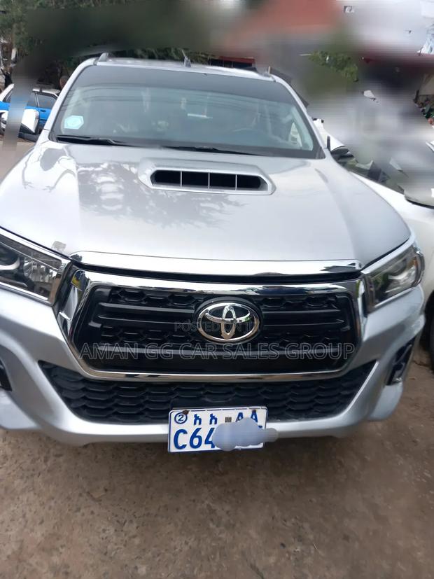 Toyota Hilux 2016 Silver