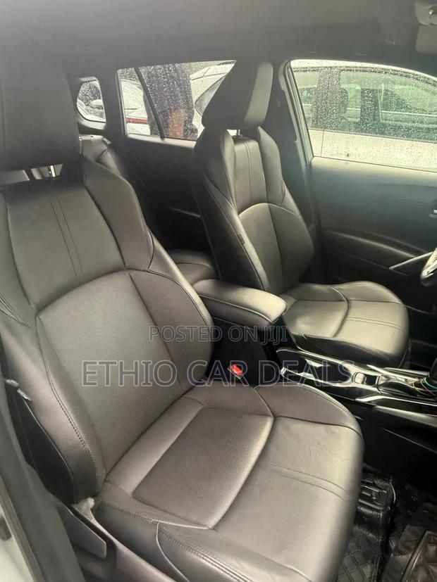 Toyota Corolla Cross Hybrid 2023 Green