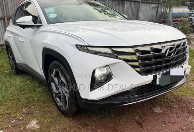 Hyundai Tucson 2022 White