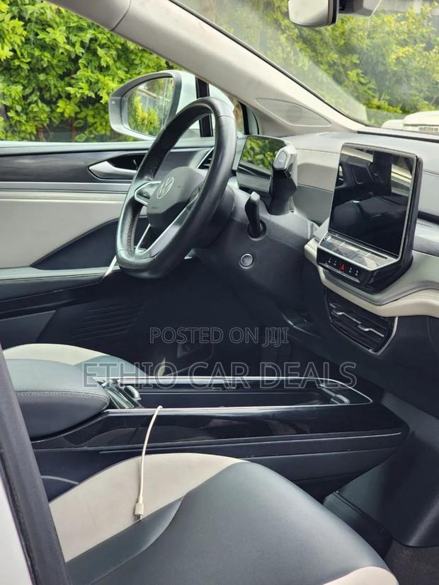 Volkswagen ID.6 2022 White